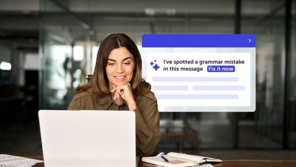 人工知能を使ってキャンペーンを改善するマーケティング担当者。